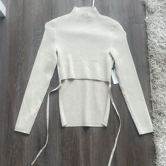 Babaton ambrosia sculpt knit matte pearl top size small - Picture 3 of 3